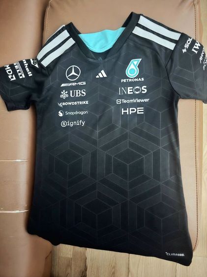 เสื้อยืดกีฬาผู้หญิง Jersey Mercedes - AMG Petronas Formula 1 Team Driver KF0162 สีดำ size xxs  รูปที่ 6