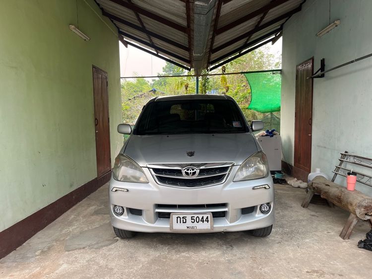 รถ Toyota Avanza 1.5 E สี เทา