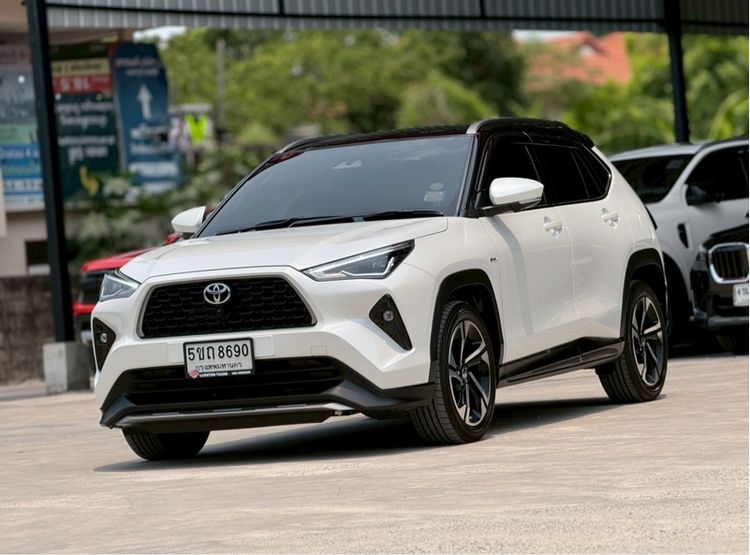 รถ Toyota Yaris Cross 1.5 HEV Premium Luxury สี ขาว