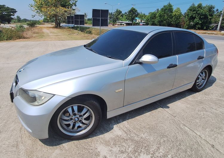 BMW Series 3 2006 320i Sedan เบนซิน เกียร์อัตโนมัติ เทา รูปที่ 2