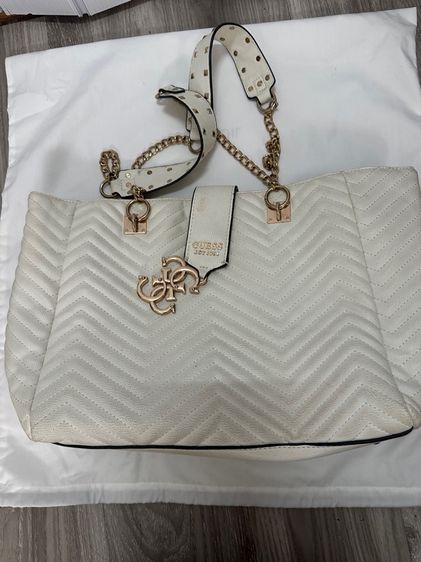 กระเป๋า guess 