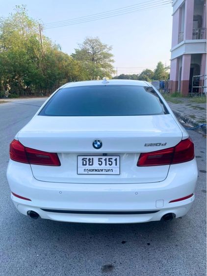 BMW Series 5 2018 520d ดีเซล ขาว รูปที่ 4