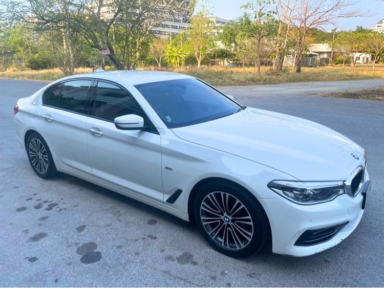 BMW Series 5 2018 520d ดีเซล ขาว รูปที่ 2