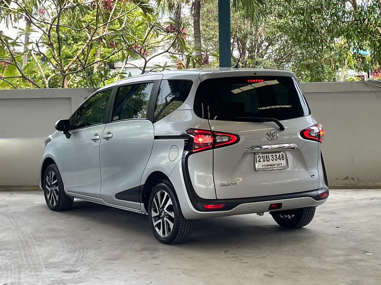 Toyota Sienta 2021 1.5 V Utility-car เบนซิน ไม่ติดแก๊ส เกียร์อัตโนมัติ บรอนซ์เงิน รูปที่ 4