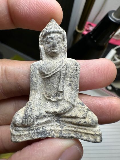 พระร่วงนั่งกรุก้อนแลง