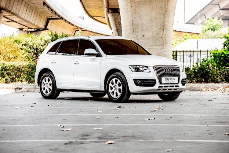 Audi Audi Q5  2010 2.0 TFSI Quattro 4WD Utility-car เบนซิน ไม่ติดแก๊ส เกียร์อัตโนมัติ ขาว รูปที่ 4