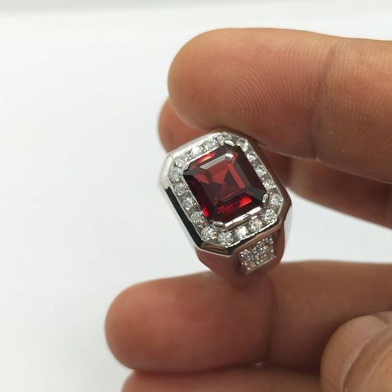 แหวน พลอยแท้โกเมน เงิน 925 ชุบทองคำขาว ล้อมเพชร TZ