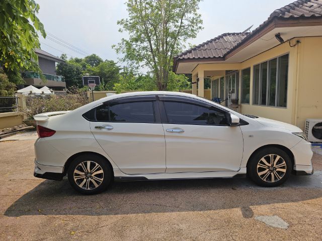 Honda City 2019 1.5 S i-VTEC Sedan เบนซิน ไม่ติดแก๊ส เกียร์อัตโนมัติ ขาว
