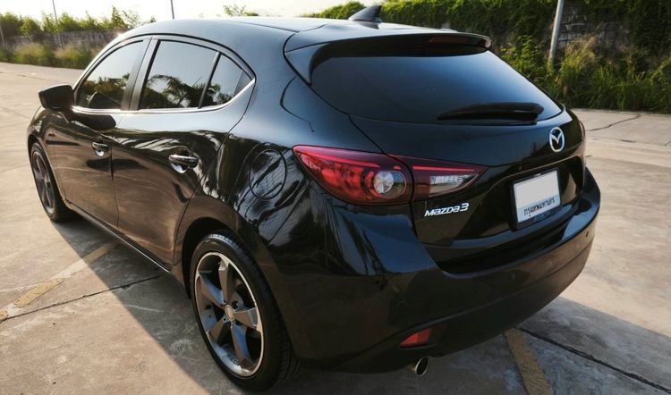 Mazda Mazda3 2015 2.0 E Sedan เบนซิน ไม่ติดแก๊ส เกียร์อัตโนมัติ ดำ รูปที่ 3