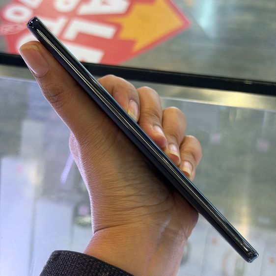 Vivo V30 สีดำ เครื่องศูนย์ สภาพสวยมากๆ จอ6.78นิ้ว แรม12รอม256 Snap7 Gen3 กล้อง50ล้าน(3ตัว) รูปที่ 3