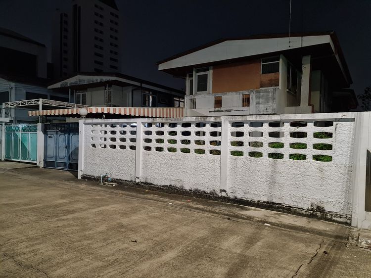 อื่นๆ ไม่มี สร้างเสร็จก่อน 2010 ให้ให้เช่าบ้านเดี่ยวตามสภาพ 6 ซอย 6 หมู่บ้านเสรี 2 (รามคำแหง 24 แยก 28) สังคมดี, บรรยากาศดี เดินทางสะดวกมากๆๆ รูปที่ 4