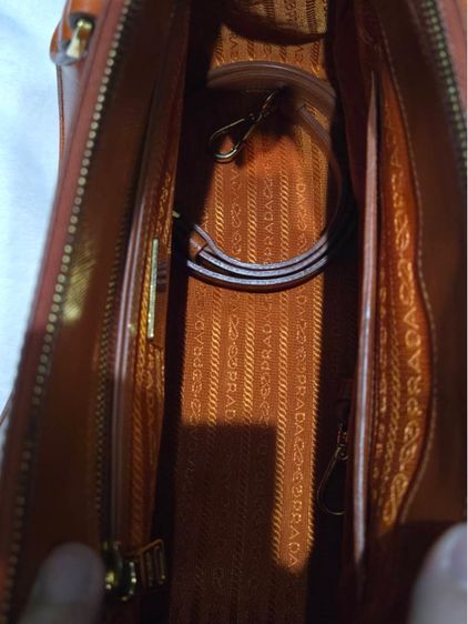 กระเป๋า PRADA saffiano แท้ รูปที่ 3