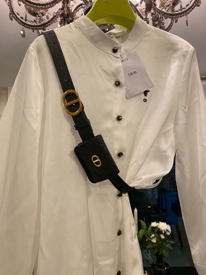 คริสเตียนดิออร์ (ติดจองค่ะ)เดรสเชิ้ต หรือ เสื้อตัวยาว พร้อมเข็มขัดกระเป๋าหนัง สภาพใหม่เอี่ยม รูปที่ 13