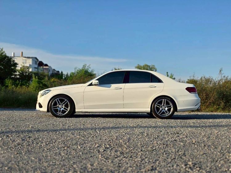 Mercedes-Benz E-Class 2014 E300 2.2 BlueTEC Hybrid AMG Dynamic Sedan ไฮบริด ไม่ติดแก๊ส เกียร์อัตโนมัติ ขาว รูปที่ 3
