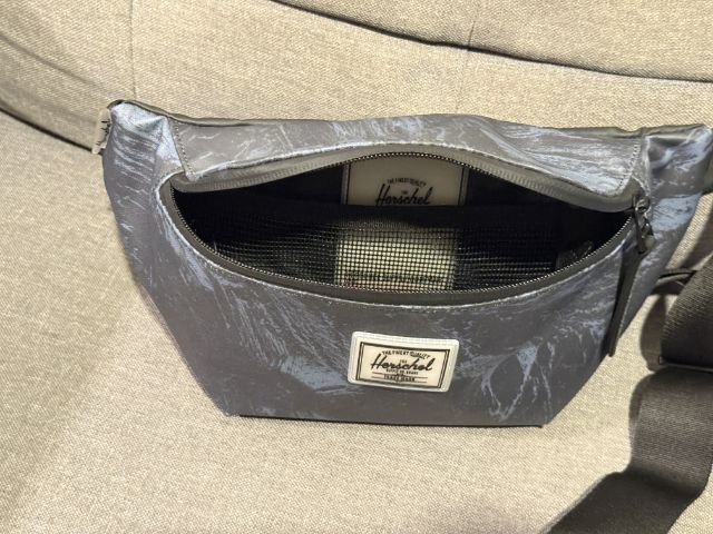 กระเป๋าคาดอก HERSCHEL รุ่น CA5688 รูปที่ 2