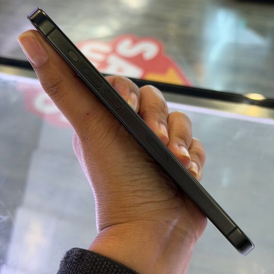 iPhone15 Pro Max 256GB สี Black Titanium เครื่องศูนย์ สภาพสวยมากๆ ราคาขำๆค่ะ😊 รูปที่ 3