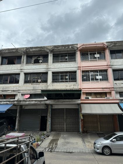 อาคารพาณิชย์ 3 ชั้นครึ่ง ซอยเอกชัย 80-2 บางบอน 16.1 ตารางวา ใกล้ถนนใหญ่