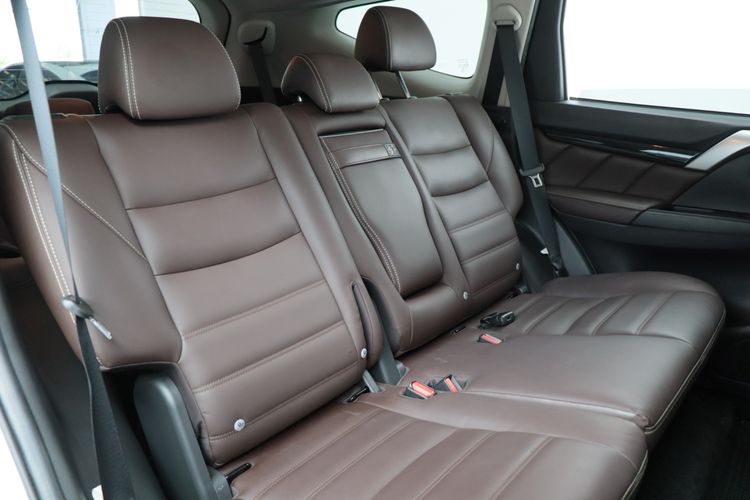 Mitsubishi Pajero Sport 2019 2.4 GT Premium Limited Edition Utility-car ดีเซล ไม่ติดแก๊ส เกียร์อัตโนมัติ ขาว รูปที่ 2