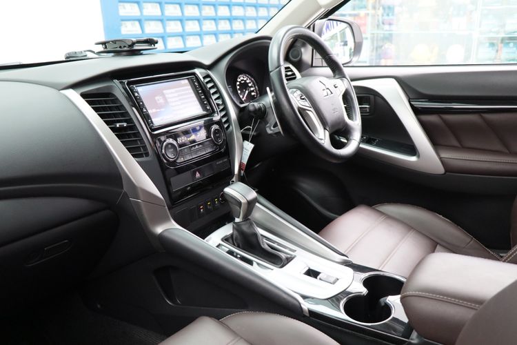 Mitsubishi Pajero Sport 2019 2.4 GT Premium Limited Edition Utility-car ดีเซล ไม่ติดแก๊ส เกียร์อัตโนมัติ ขาว รูปที่ 4