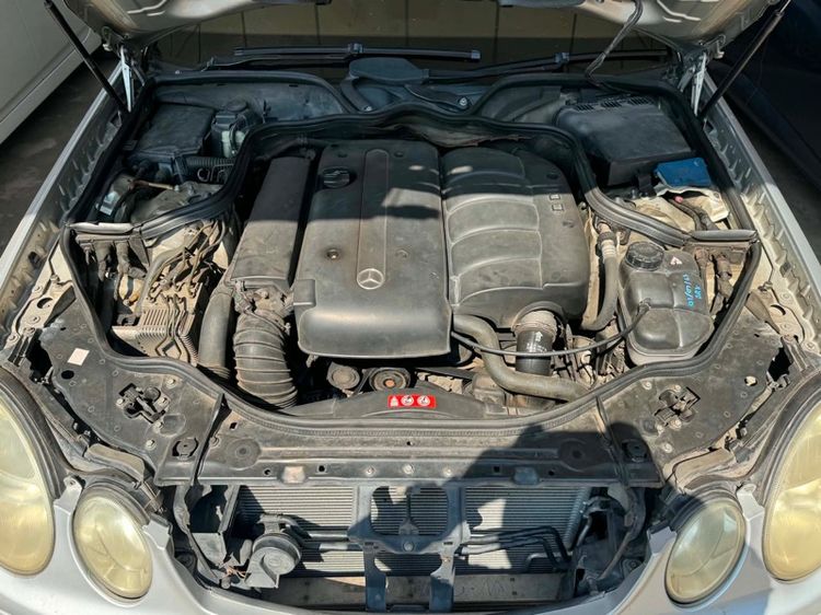 Mercedes-Benz E-Class 2005 E220 CDI Sedan ดีเซล เกียร์อัตโนมัติ บรอนซ์เงิน รูปที่ 3