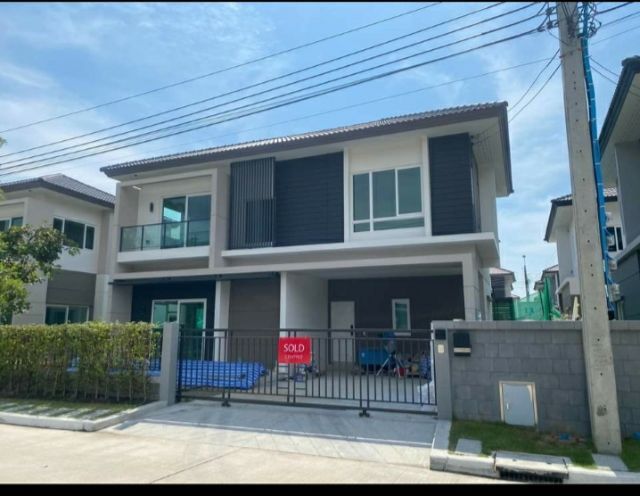 ขายบ้านเดี่ยว 2 ชั้น แต่งครบ พร้อม Solar  Centro Sathorn–Kalapapruek
บ้านสวยสภาพดี พร้อมเข้าอยู่ ประหยัดค่าไฟด้วย Solar Cell