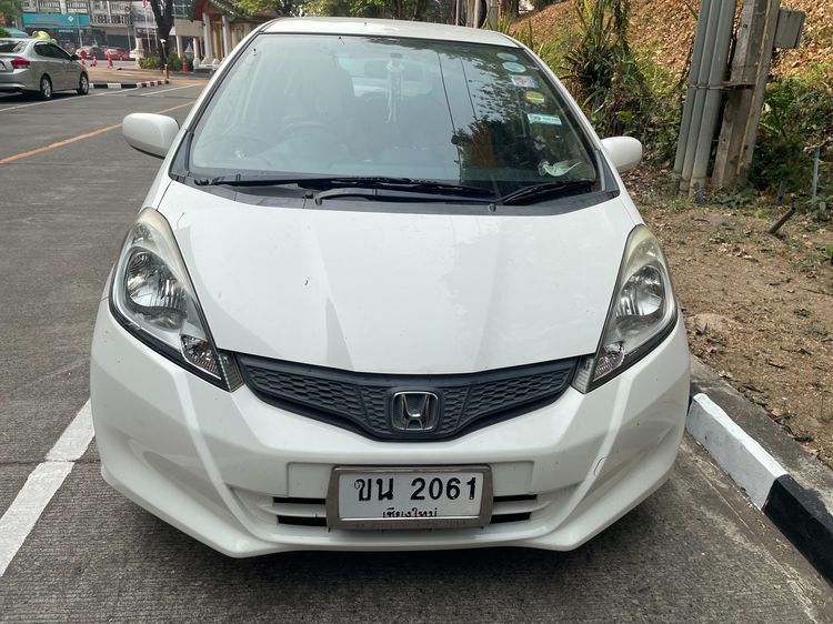 Honda Jazz 2013 1.5 S i-VTEC Sedan เบนซิน เกียร์อัตโนมัติ ขาว รูปที่ 2