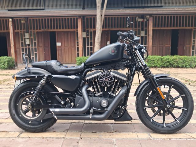 Harley-Davidson Sportster Iron 883