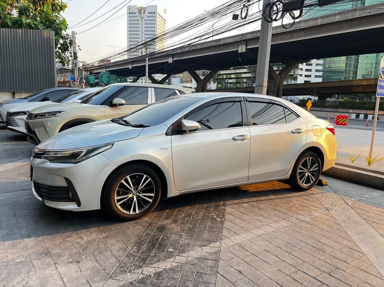 Toyota Altis 2017 1.8 V Sedan เบนซิน ไม่ติดแก๊ส เกียร์อัตโนมัติ บรอนซ์เงิน รูปที่ 3