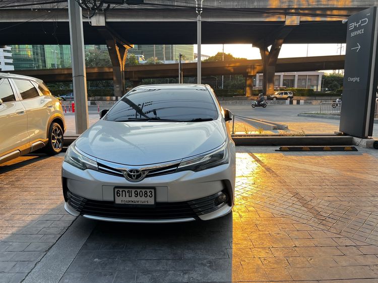Toyota Altis 2017 1.8 V Sedan เบนซิน ไม่ติดแก๊ส เกียร์อัตโนมัติ บรอนซ์เงิน รูปที่ 2