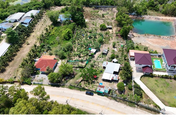 ขายที่ดิน ทำเลทอง ต.เพ อ.เมือง จ.ระยอง หาดเเม่รำพึง (ก้นอ่าว) เดินลงไปหาดทราย 3-5นาที  รูปที่ 2