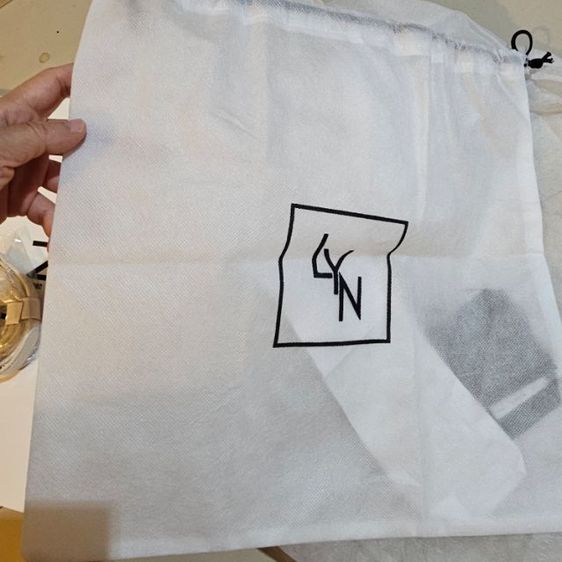 กระเป๋าสะพาย LYN แท้ รูปที่ 16