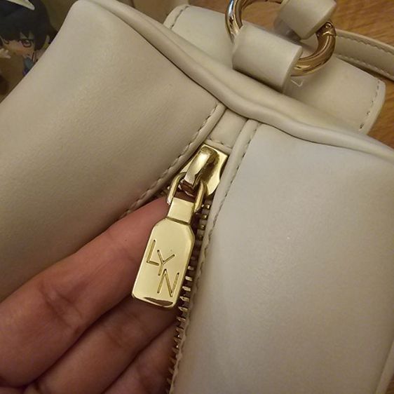 กระเป๋าสะพาย LYN แท้ รูปที่ 9