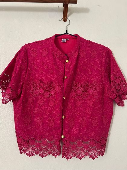 เสื้อลูกไม้