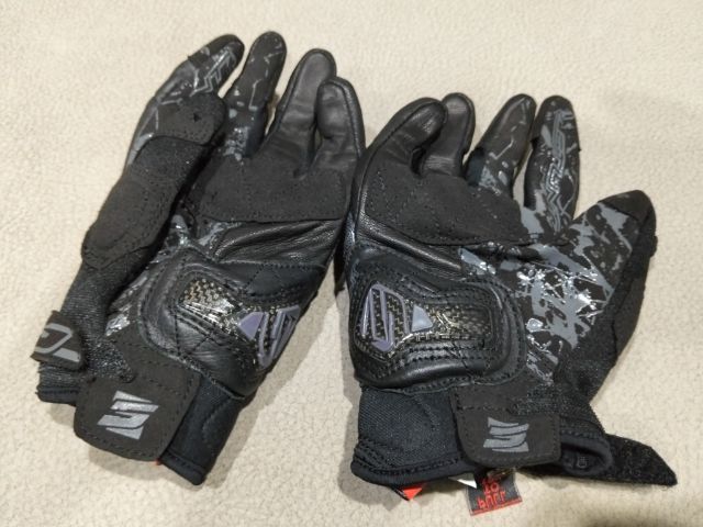 ขอขายถุงมือมอเตอร์ไซด์แบรนด์ five 5 รุ่น Stunt Evo สีดำ ไซส์ S เบอร์8 สำหรับผู้หญิงสภาพเกือบใหม่มากหรือเหมือนใหม่ผลิตในจีน รูปที่ 6