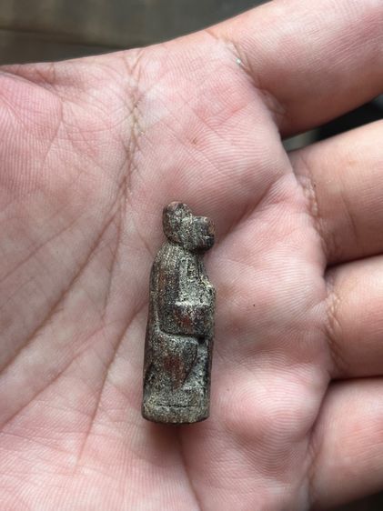 ลิงจับหลักไม้แกะ(มีสินค้าหลายรายการกดเข้ามาดูในโปรไฟล์ได้เลยครับ)