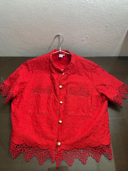 เสื้อลูกไม้
