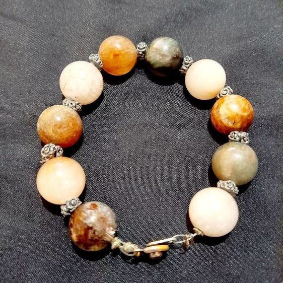 กำไลหินมงคล