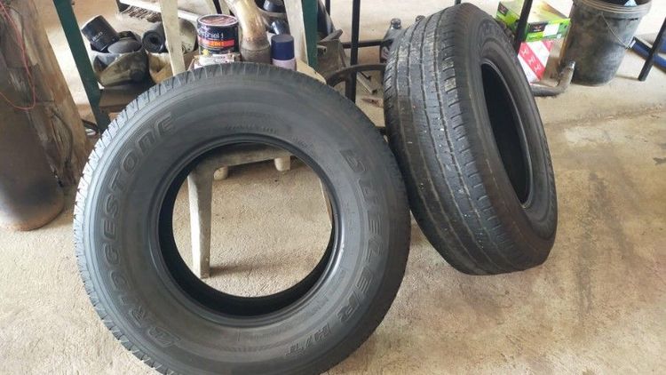 ขายยาง Bridgestone 255-70r-16ปี21 2 เส้น 2,000 บาท  รูปที่ 2