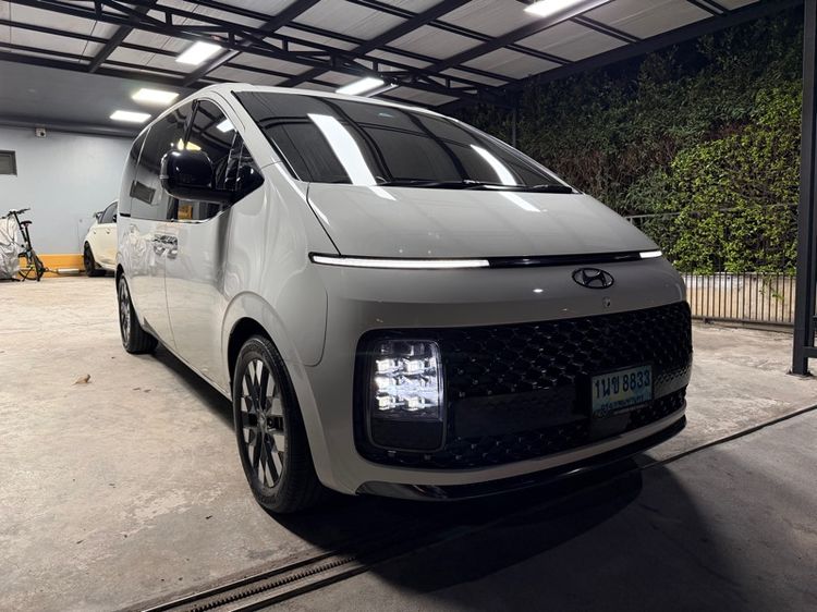 รถ Hyundai Staria PREMIUM 2.2 สี ขาว