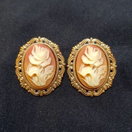 ต่างหู เข็มกลัดดอกไม้