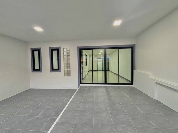     บ้านถนนเมน ค้าขายได้ บัวทอง 4 ราคา 1.99 ล้าน รูปที่ 3