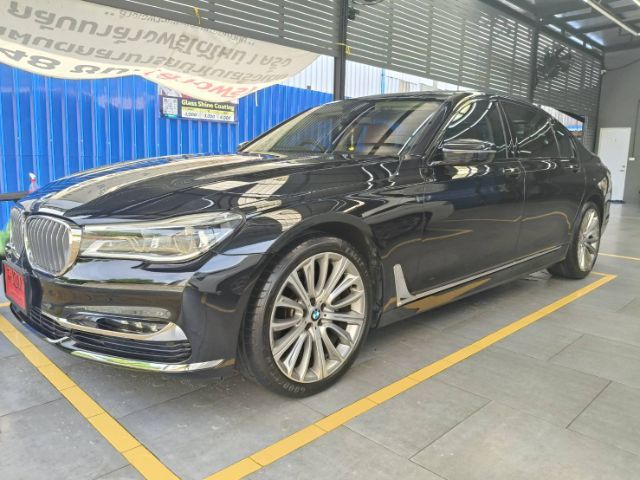 รถ BMW Series 7 740Li สี ดำ