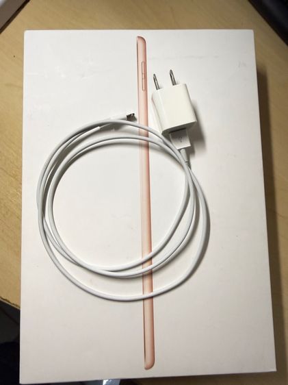 ขาย Ipad Gen 7 Wifi 32 GB สภาพใหม่  ยกกล่อง แบตเสื่อม รูปที่ 3