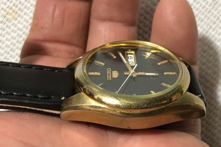 Seiko 5 หน้าดำหลักทอง หลังใส Automatic 21J 7s26 รูปที่ 5