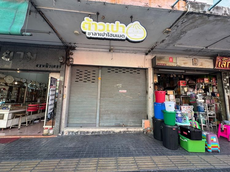 ให้เช่าตึกแถว อาคารพาณิชย์ 3 ชั้น ตรงข้ามตลาดพรานนก กรุงเทพ 25,000 บาทต่อเดือน