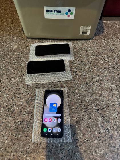 ขายSamsungFlip5สีพิเศษหายากYellow512กิ๊กสูนTrueใช้งานดีถูกมากก