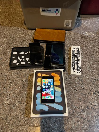 ขายไอโฟนSEสีดำ64กิ๊กเครื่องเดิมๆหายากมากๆสูนTrueถูกๆใช้งานดีสวยๆ