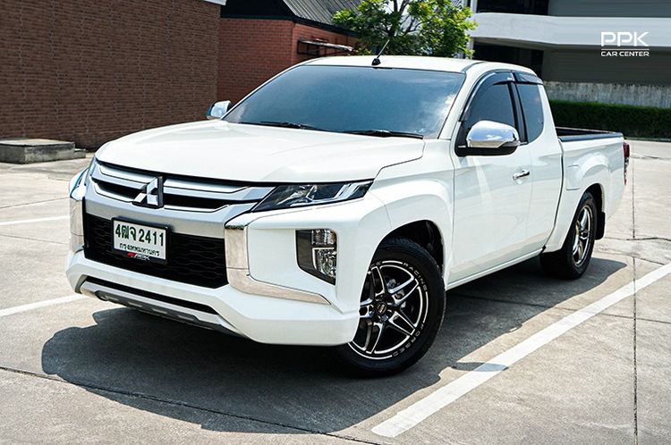 รถ Mitsubishi Triton 2.5 GLX สี ขาว