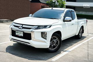 2022 Mitsubishi Triton 2.5 Mega Cab GLX