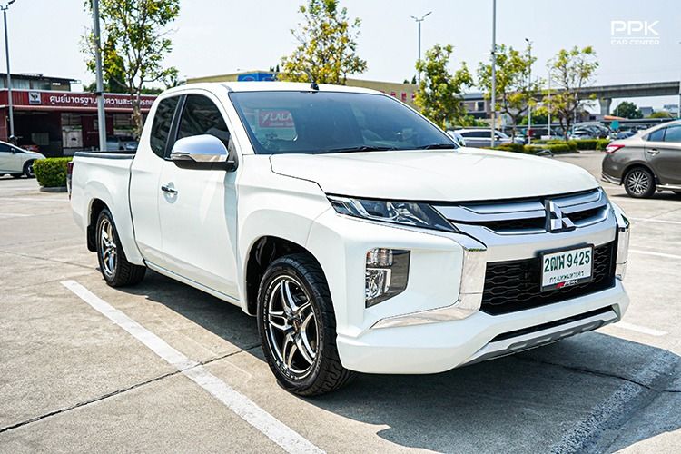 Mitsubishi Triton 2020 2.5 GLX Pickup ดีเซล ไม่ติดแก๊ส เกียร์ธรรมดา ขาว รูปที่ 3